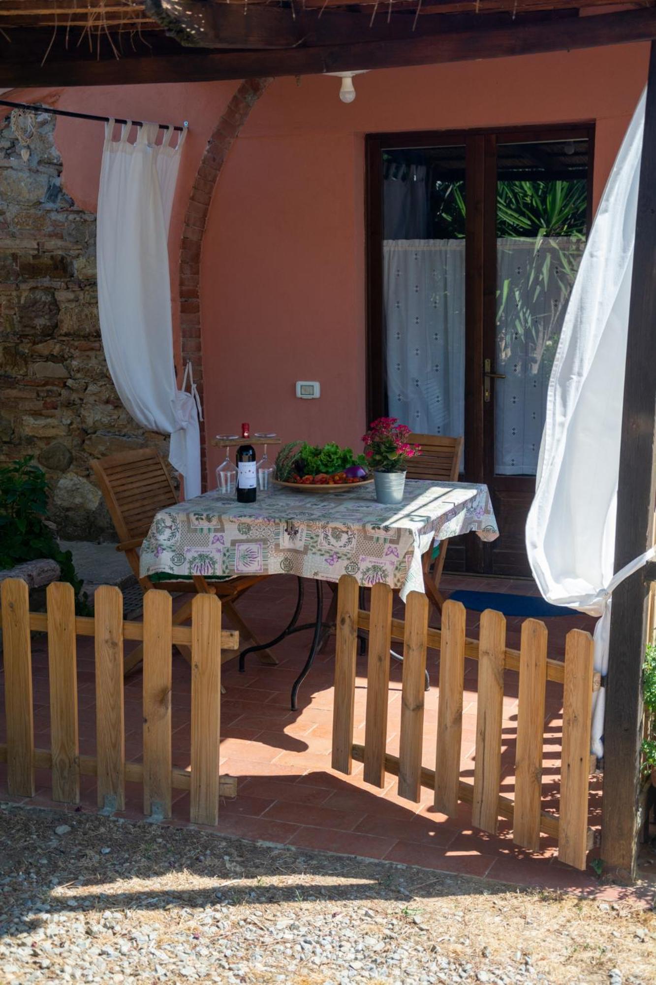 Agriturismo Colle Vento Suvereto Habitación foto